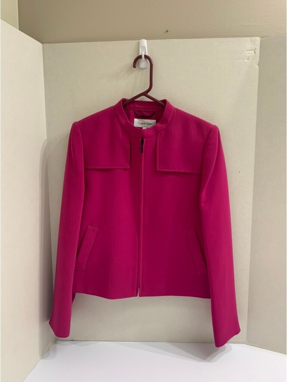 Calvin Klein Hot Pink Cropped Zip Front Jacket Stand Collar Size 4 NWOT